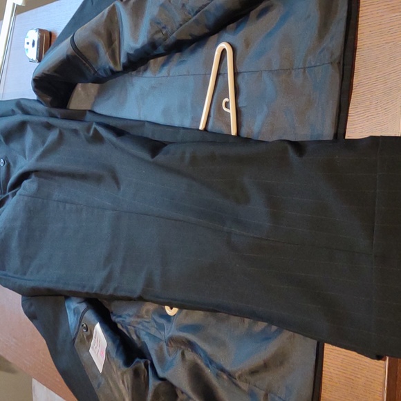 Premium Executive PIN STRIPE Suit by GERALD AUSTIN OF BOND STREET. 44L - Picture 11 of 16